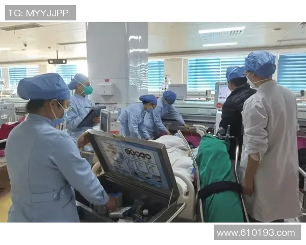 球员比赛中突发晕倒紧急送医所幸无生命危险引发关注 球员比赛中突发晕倒紧急送医所幸无生命危险引发关注