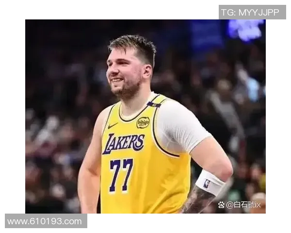 战术拆解:东契奇为何能掌控比赛节奏? 战术拆解:东契奇为何能掌控比赛节奏?